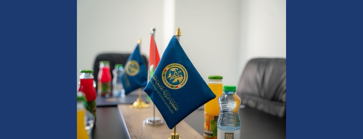 الكلية الدولية الجامعية للعلوم والصحة توقع إتفاقية تعاون مع نقابة الطب المخبري الفلسطينية